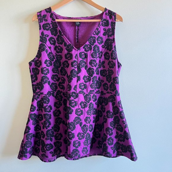 Torrid Floral Hi-Lo Peplum Top Purple Rose Size 2 US Size 2X V Neck Sleeveless - Picture 2 of 6